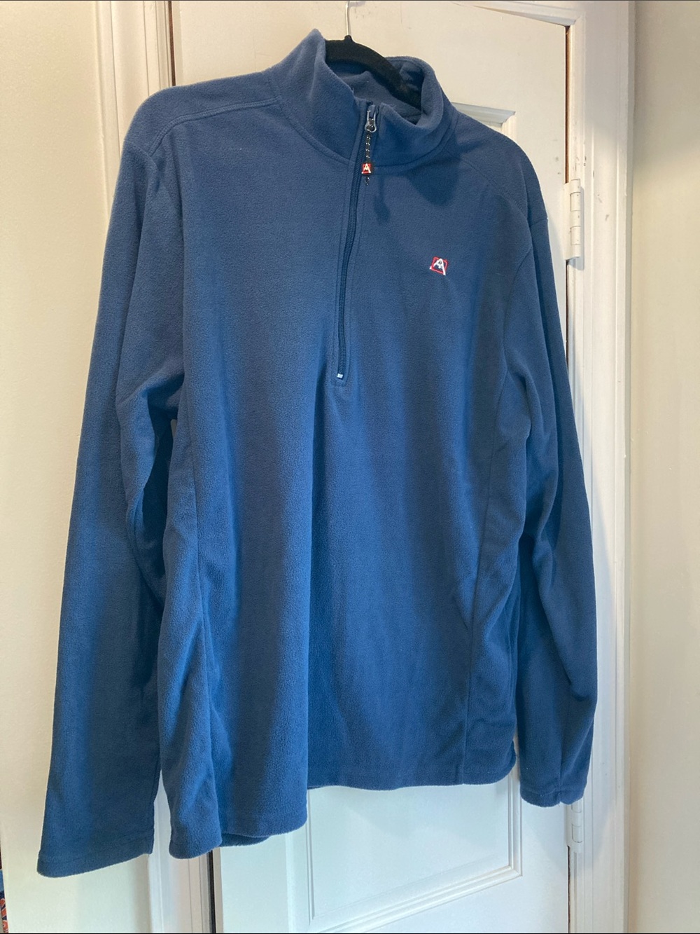 Avalanche Men's Navy Blue Quarter-Zip Fleece Pullover